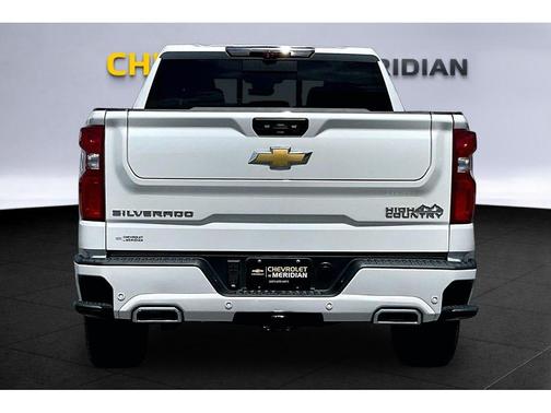 Iridescent Pearl Tricoat 2024 Chevrolet Silverado 1500 High Country