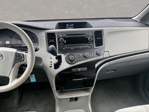 2012 Toyota Sienna LE