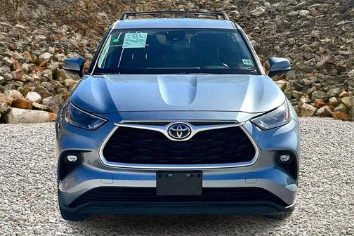 2022 Toyota Highlander Hybrid LE