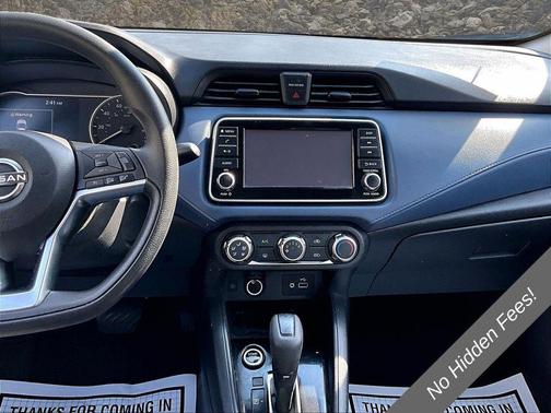 Super Black Metallic 2023 Nissan Versa 1.6 SV