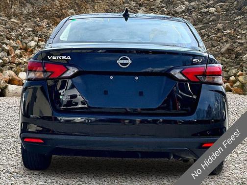 Super Black Metallic 2023 Nissan Versa 1.6 SV