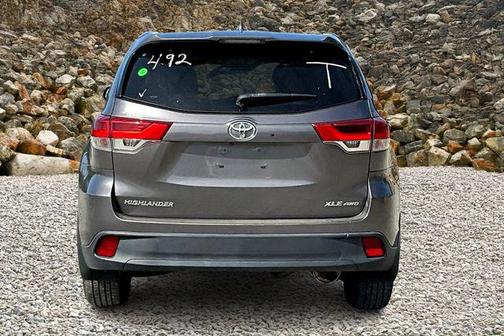 2018 Toyota Highlander SE