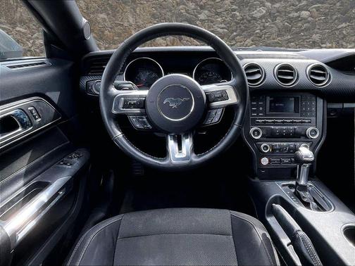 2017 Ford Mustang V6