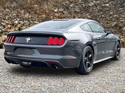 2017 Ford Mustang V6