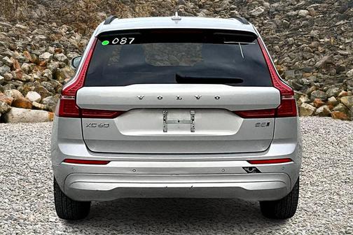 2022 Volvo XC60 B5 Momentum