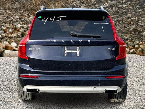 2019 Volvo XC90 T6 Momentum