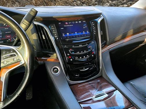 2017 Cadillac Escalade ESV Luxury