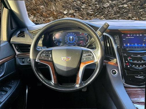 2017 Cadillac Escalade ESV Luxury