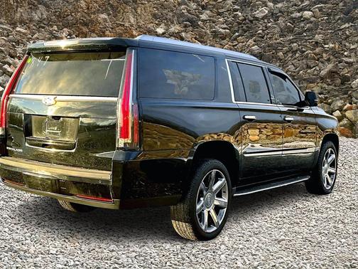 2017 Cadillac Escalade ESV Luxury