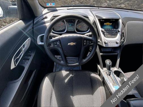 Silver Ice Metallic 2017 Chevrolet Equinox LS