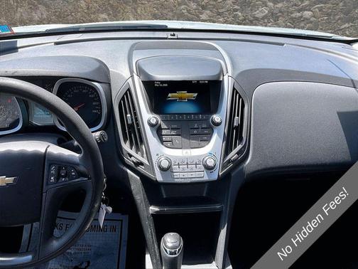Silver Ice Metallic 2017 Chevrolet Equinox LS