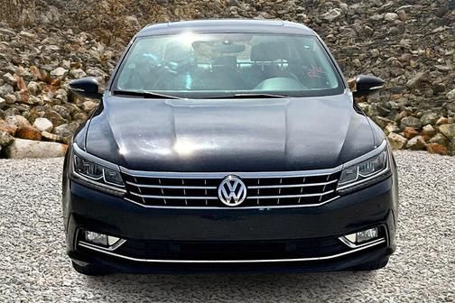 2017 Volkswagen Passat 1.8T SE w/Technology