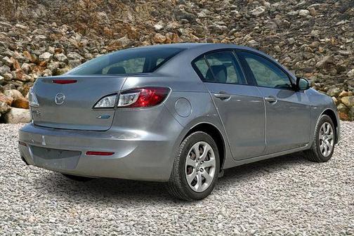 2013 Mazda Mazda3 i Sport