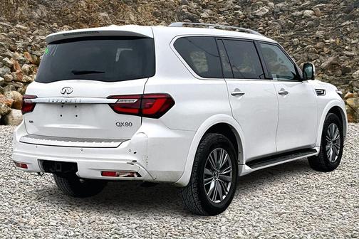 2021 INFINITI QX80 Luxe