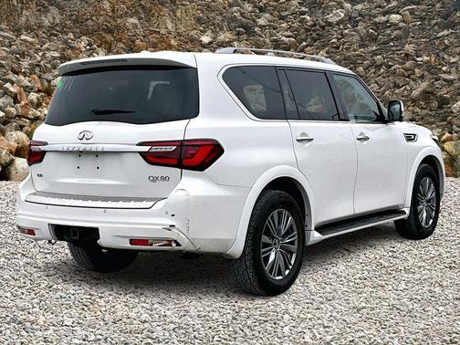 2021 INFINITI QX80 Luxe