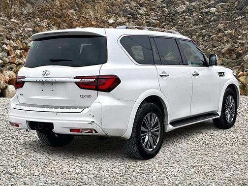 2021 INFINITI QX80 Luxe