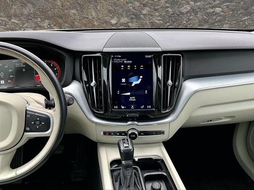 2018 Volvo XC60 T5 Momentum