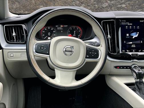 2018 Volvo XC60 T5 Momentum