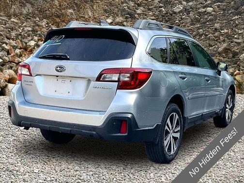 Ice Silver Metallic 2018 Subaru Outback 2.5i Limited