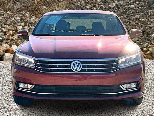 2017 Volkswagen Passat 1.8T SE w/Technology