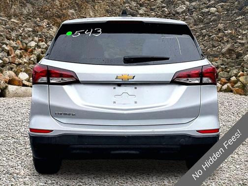 Silver Ice Metallic 2022 Chevrolet Equinox LS
