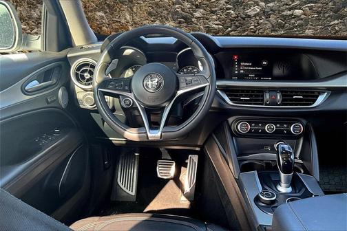 2018 Alfa Romeo Stelvio Sport