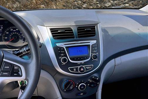 2013 Hyundai Accent GS