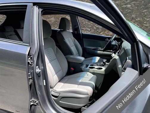 Mineral Silver 2018 Kia Sportage LX