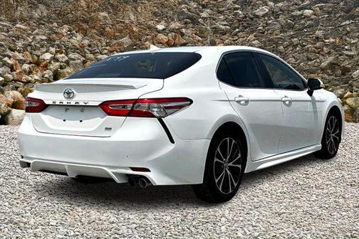 2020 Toyota Camry SE