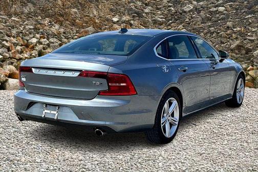 2018 Volvo S90 T5 Momentum