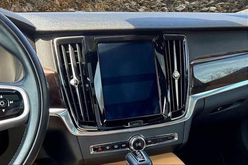 2018 Volvo S90 T5 Momentum