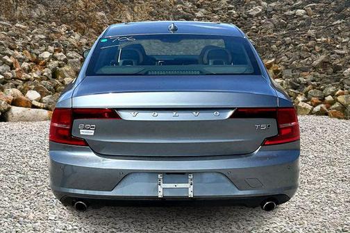 2018 Volvo S90 T5 Momentum