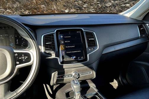 2020 Volvo XC90 T6 Momentum