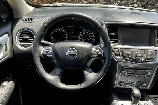 2019 Nissan Pathfinder SL