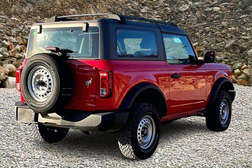 2022 Ford Bronco Base