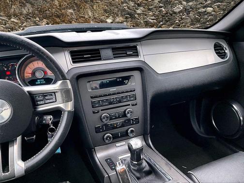 2012 Ford Mustang V6 Premium