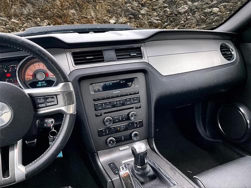 2012 Ford Mustang V6 Premium