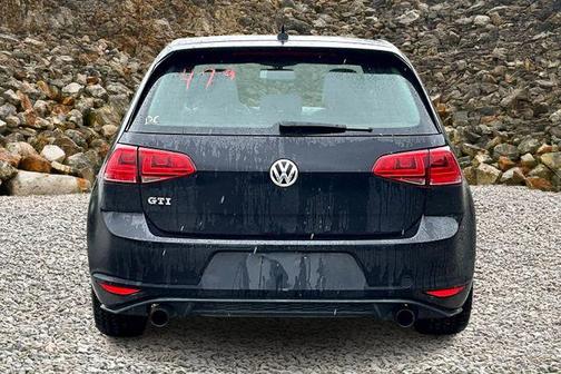 2015 Volkswagen Golf GTI 2.0T SE 4-Door