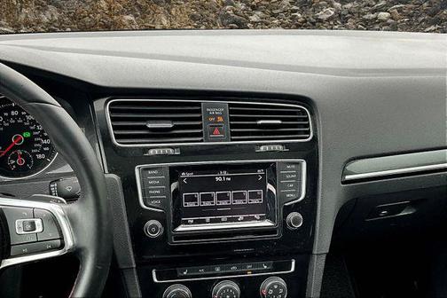 2015 Volkswagen Golf GTI 2.0T SE 4-Door
