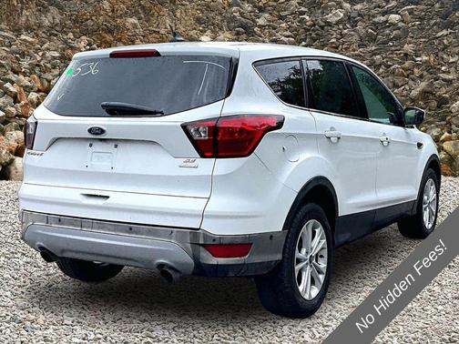 Oxford White 2019 Ford Escape SE
