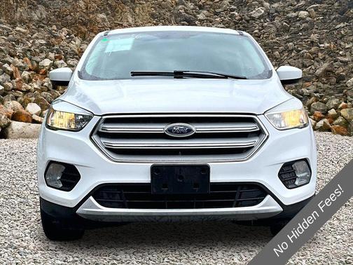 Oxford White 2019 Ford Escape SE