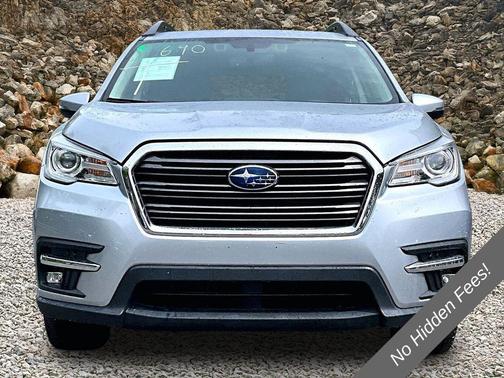 Ice Silver Metallic 2022 Subaru Ascent Limited 7-Passenger