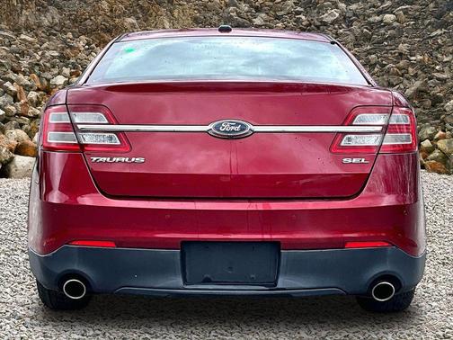 Ruby Red Metallic 2015 Ford Taurus SEL