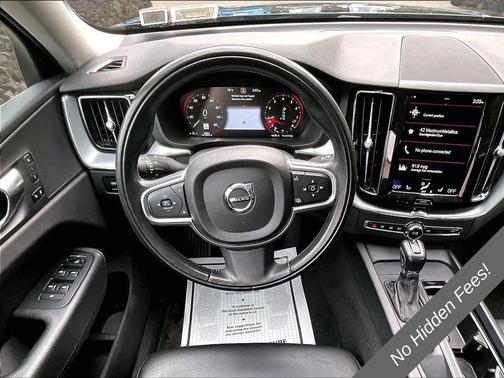 Onyx Black Metallic 2018 Volvo XC60 T5 Momentum