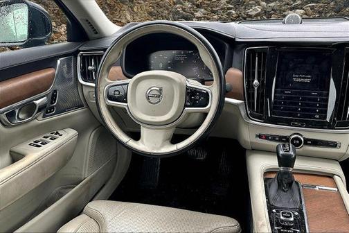 2017 Volvo S90 T6 Inscription