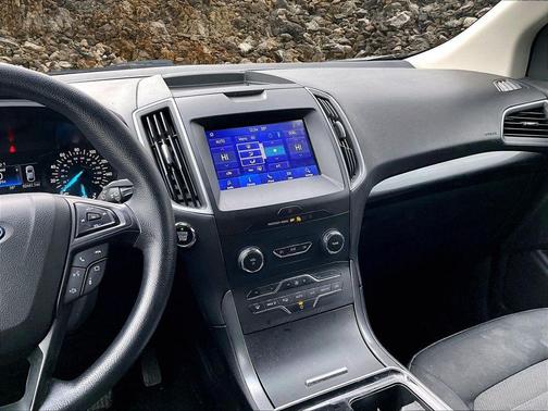 2020 Ford Edge SE