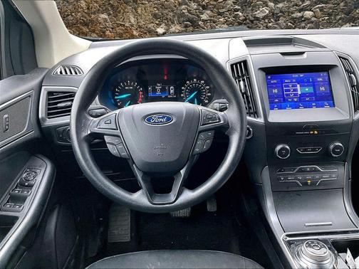 2020 Ford Edge SE