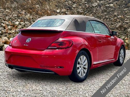 Tornado Red/Black Roof 2017 Volkswagen Beetle 1.8T