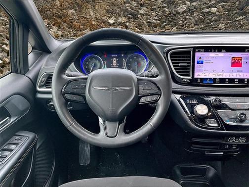 2022 Chrysler Pacifica Touring AWD