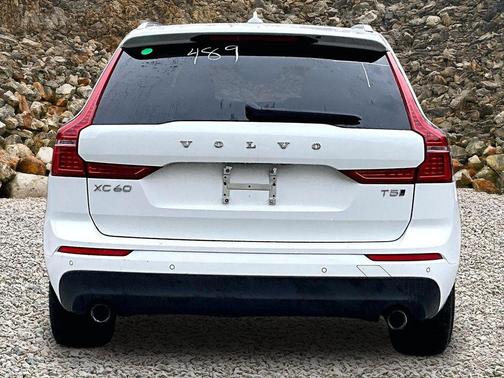 2020 Volvo XC60 T5 Momentum